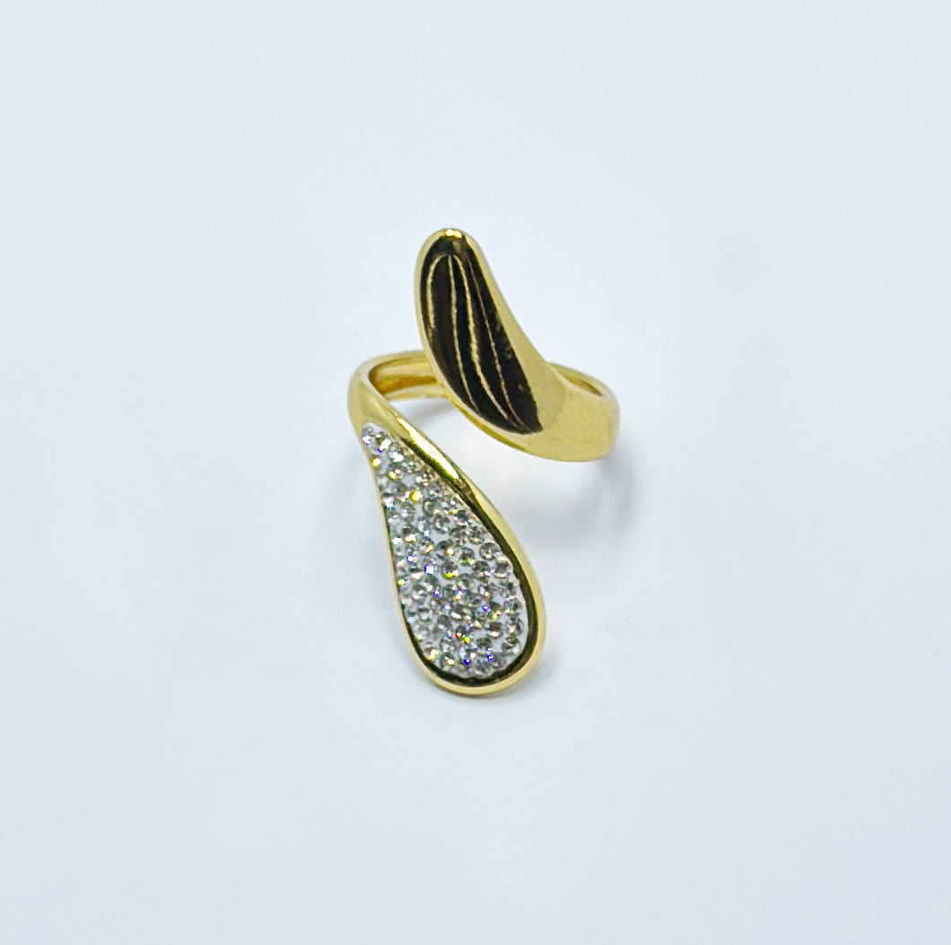 Artistic Gold-Tone Dual-Leaf Open Ring