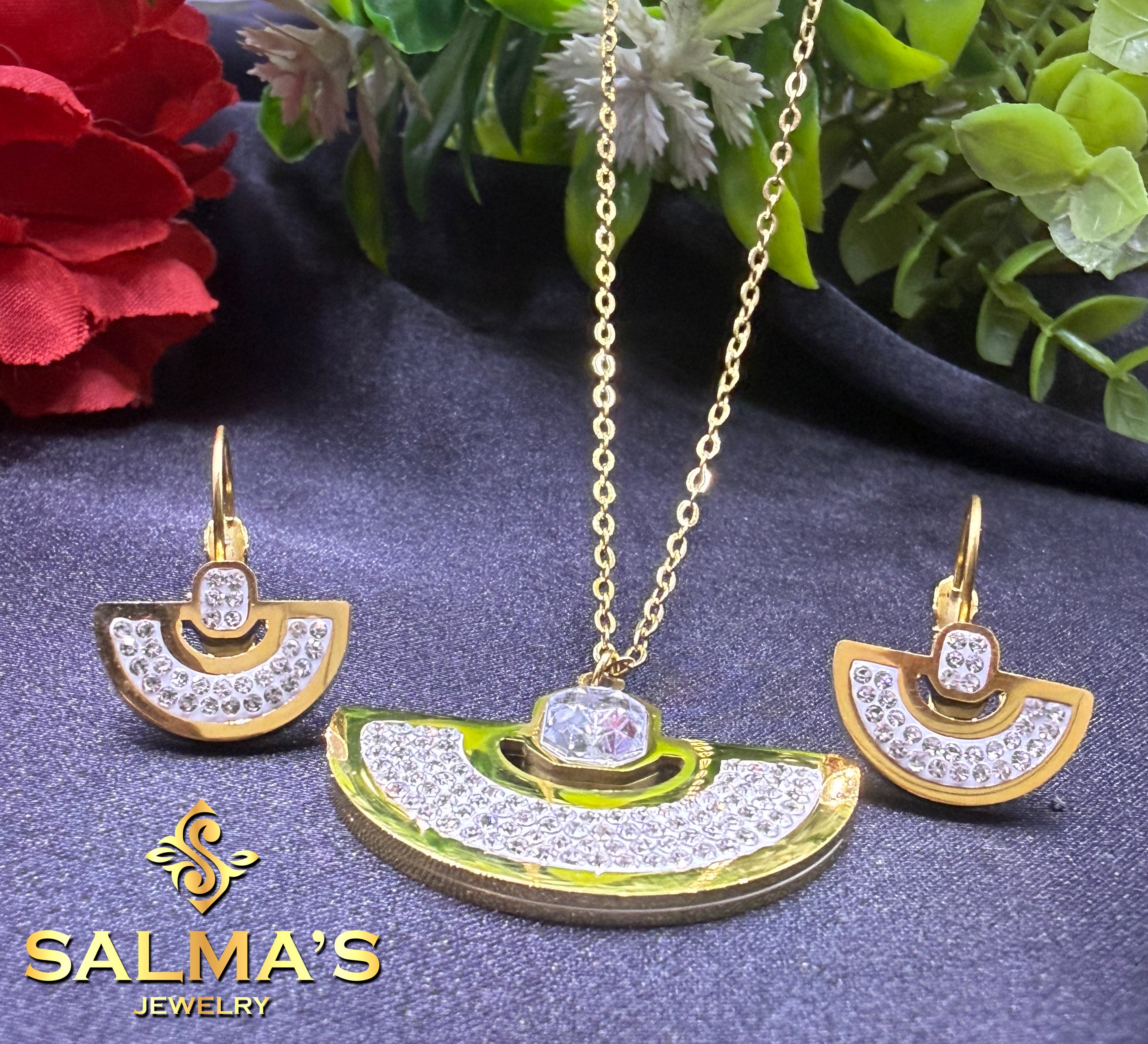 Elegant Gold-Tone Fan-Shaped Jewelry Set