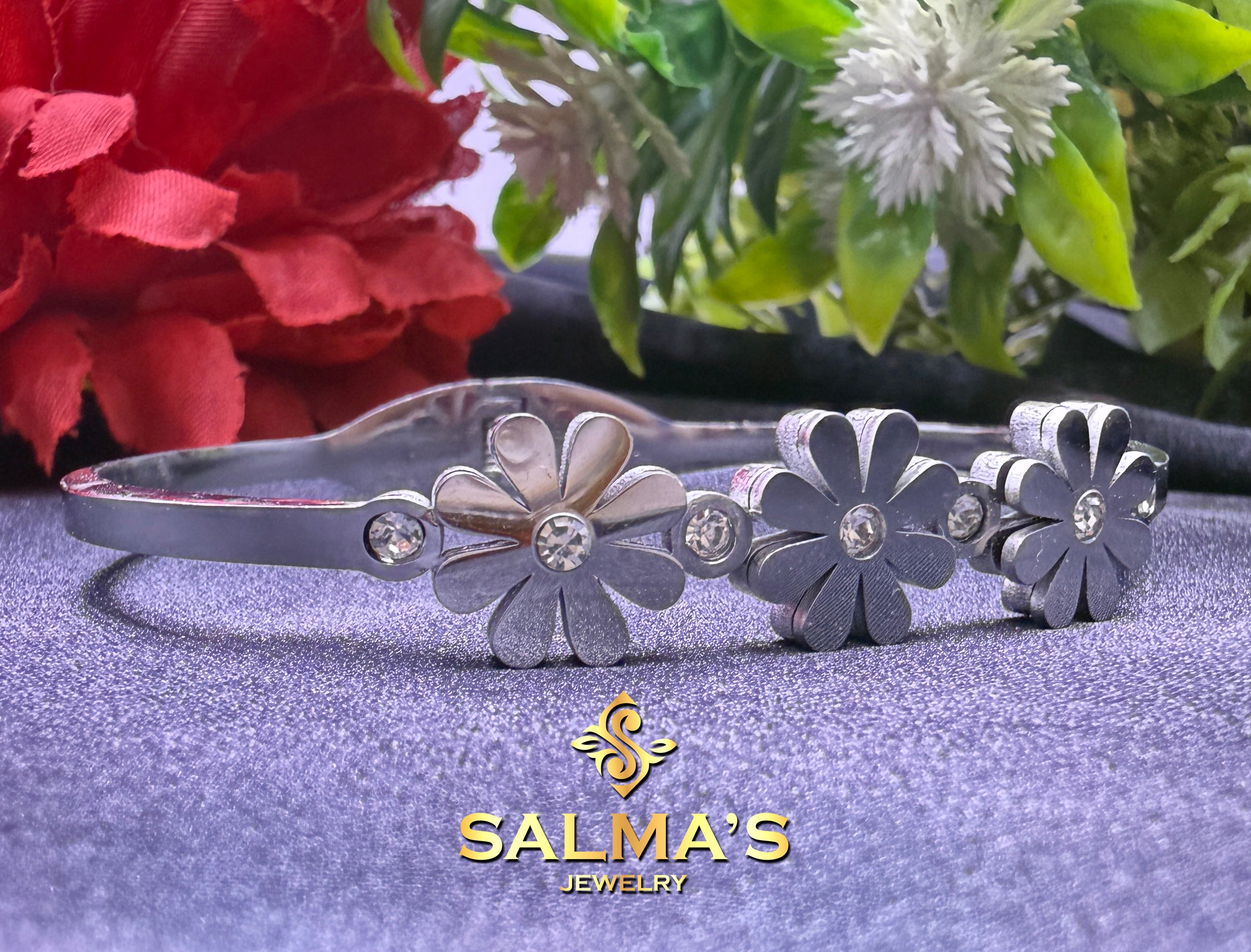 Elegant Daisy Floral Hinged Bangle Bracelet