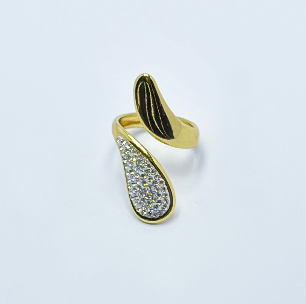 Artistic Gold-Tone Dual-Leaf Open Ring